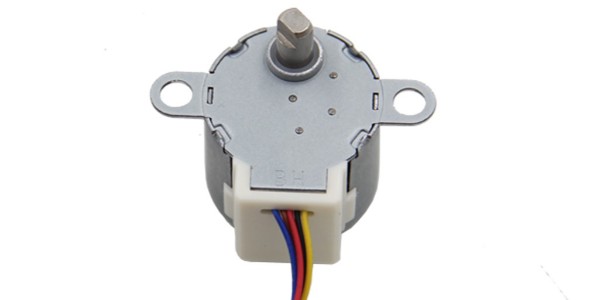 攝像機攝像頭自動焦距步進電機采用24BYJ48電機轉(zhuǎn)向搖擺