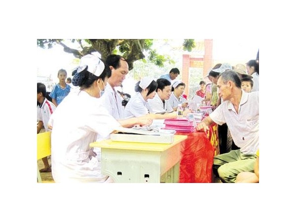 博厚電機請來醫(yī)生為我們體檢了！